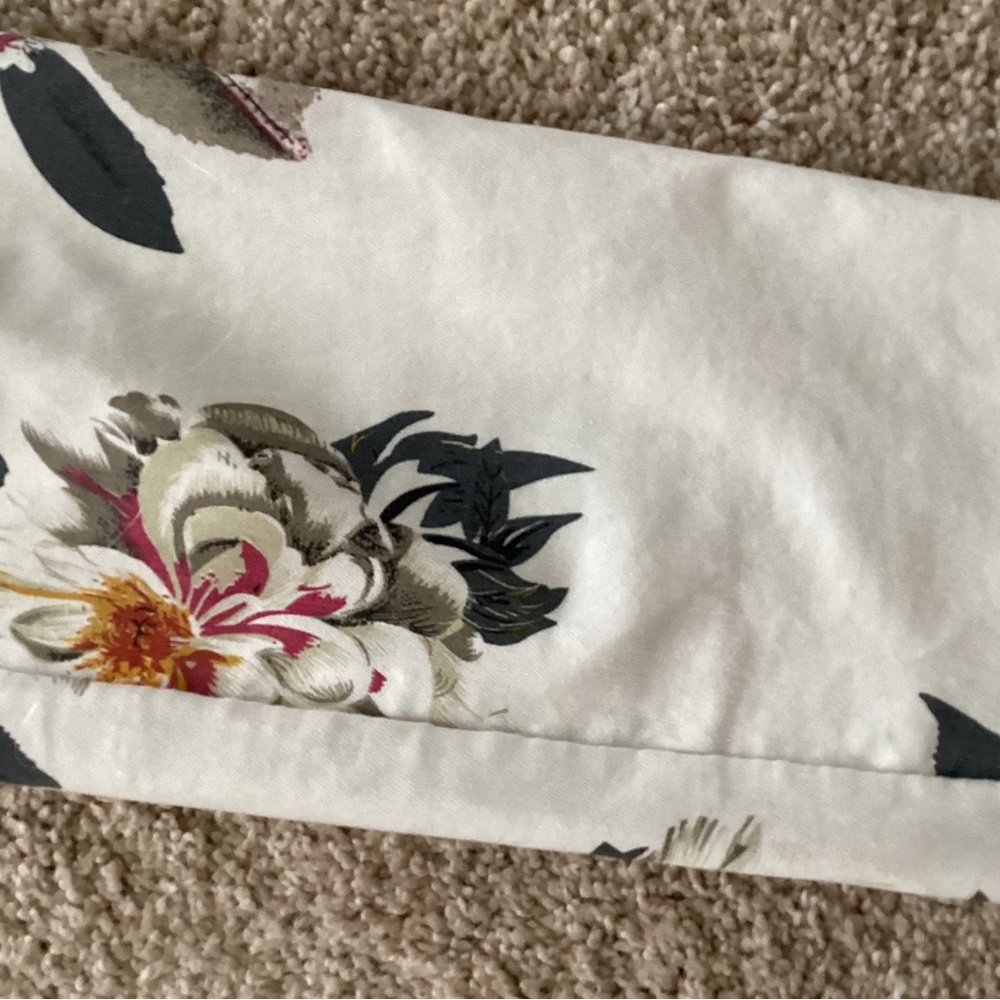 BRAND BAZAR FLORAL WHITE PANTS - Picture 6 of 10